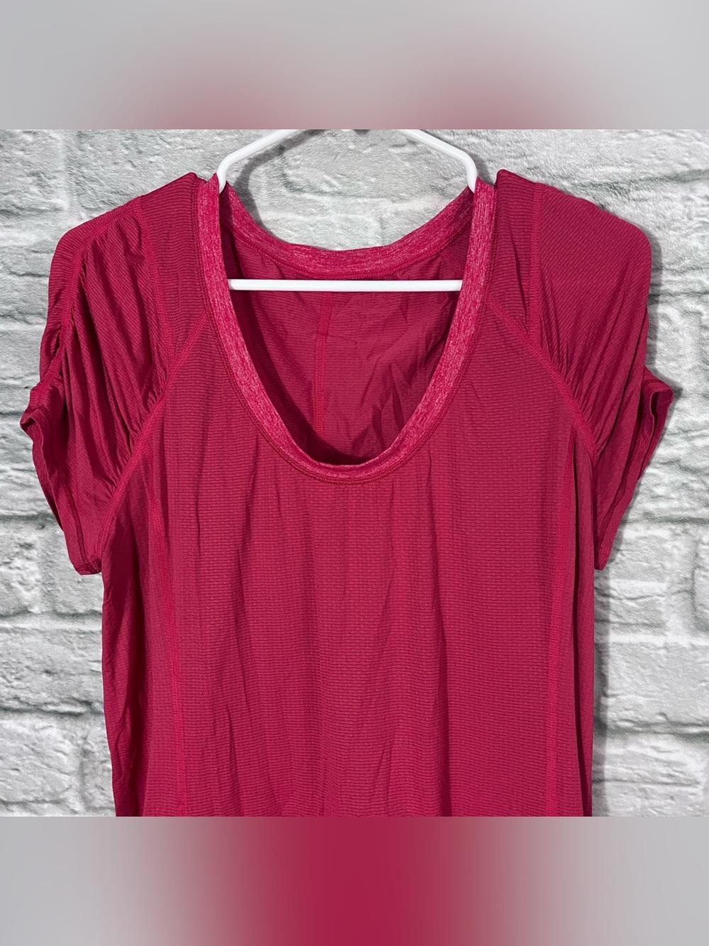 Lululemon size 10 Willpower Tech Tee Top Red Coral - Picture 3 of 10